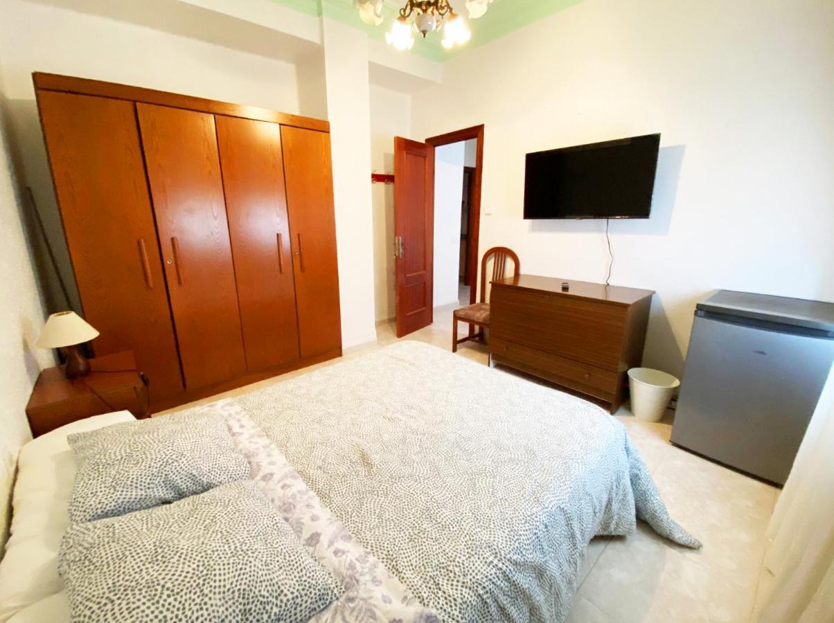 La Malvarrosa Beach Rooms In Shared Apartment Valenza Esterno foto
