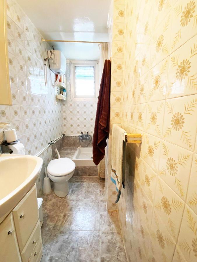 La Malvarrosa Beach Rooms In Shared Apartment Valenza Esterno foto