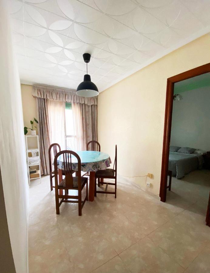 La Malvarrosa Beach Rooms In Shared Apartment Valenza Esterno foto