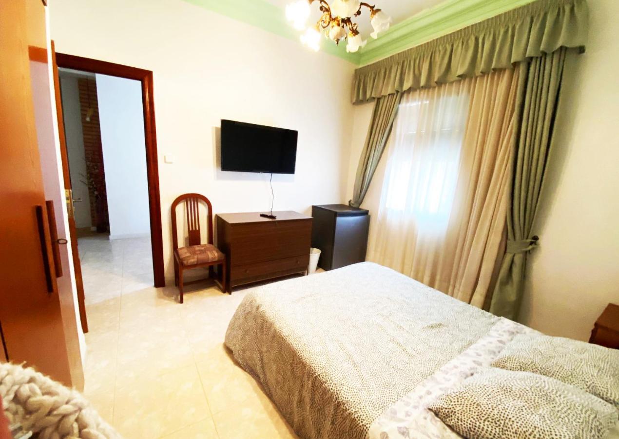La Malvarrosa Beach Rooms In Shared Apartment Valenza Esterno foto
