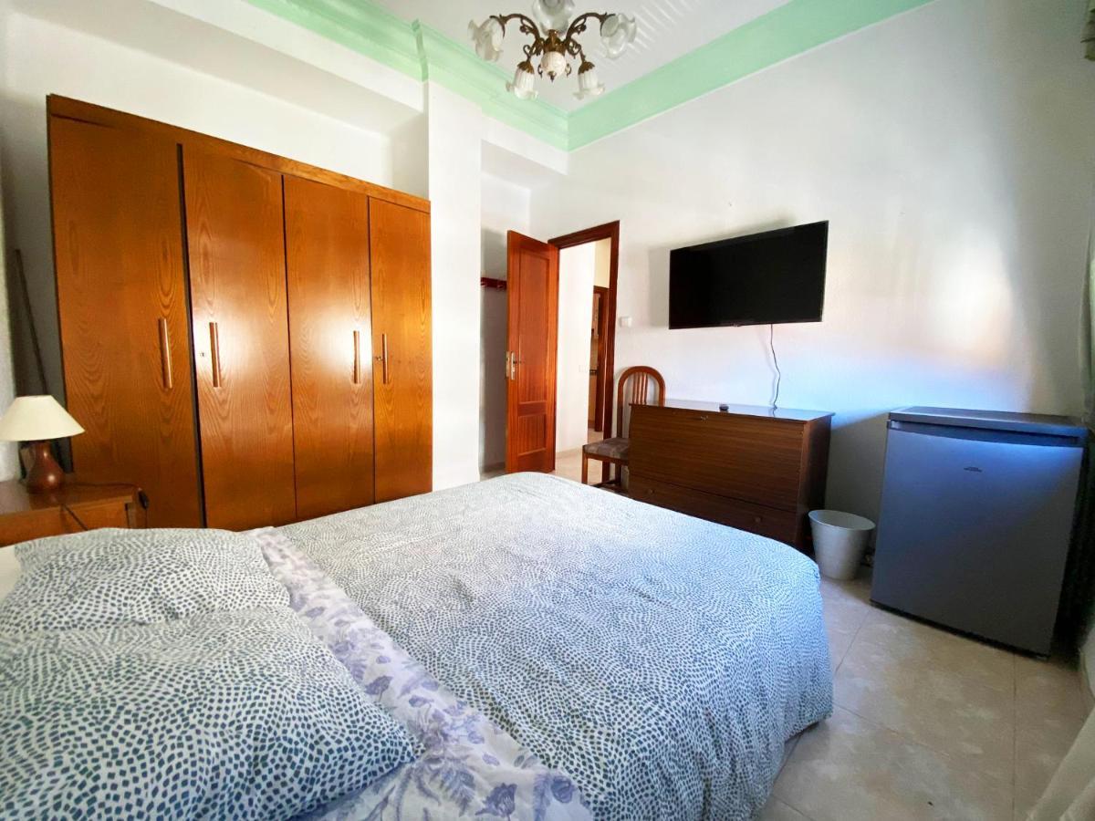 La Malvarrosa Beach Rooms In Shared Apartment Valenza Esterno foto
